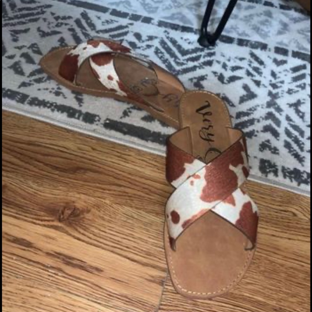 BRAND NEW cowhide sandals